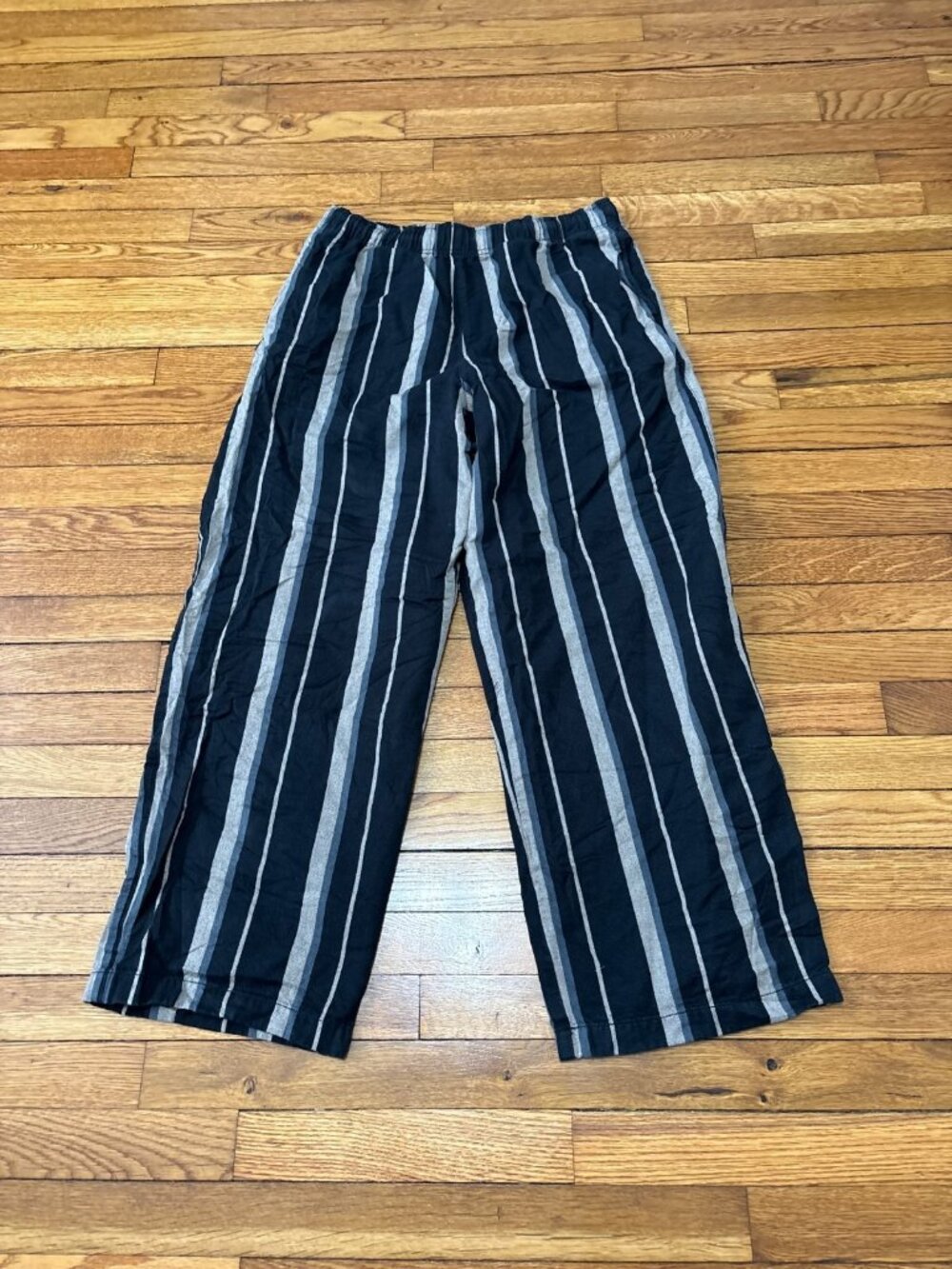 Urban Outfitters Womens Wide Leg Pants Size Medium Black Gray Striped Elastic